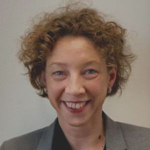 Lucie Wollenweber, Gründerin Takt Navigator — Orientierung für Führungskräfte, Gründer und Agile Practitioners mit Business Rhythmus, Musteranalyse und Astrologie